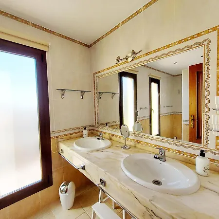Cora - Traumvilla Mit Privatem Tennisplatz & Beheiztem Pool *