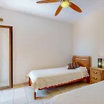 Villa Cora - Traumvilla Mit Privatem Tennisplatz & Beheiztem Pool Triquivijate