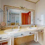 Cora - Traumvilla Mit Privatem Tennisplatz & Beheiztem Pool Villa Triquivijate
