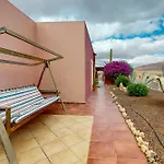 Cora - Traumvilla Mit Privatem Tennisplatz & Beheiztem Pool Triquivijate