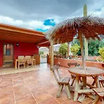 Cora - Traumvilla Mit Privatem Tennisplatz & Beheiztem Pool * Triquivijate