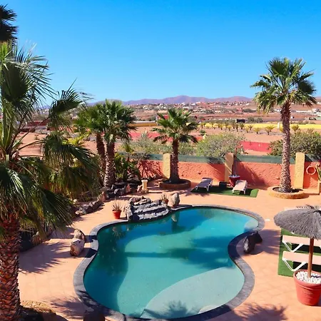 Βίλα Cora Triquivijate