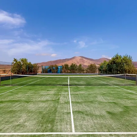 Cora - Traumvilla Mit Privatem Tennisplatz & Beheiztem Pool * Triquivijate