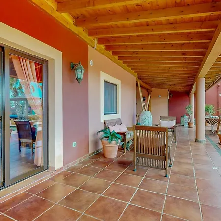 Cora - Traumvilla Mit Privatem Tennisplatz & Beheiztem Pool * Triquivijate