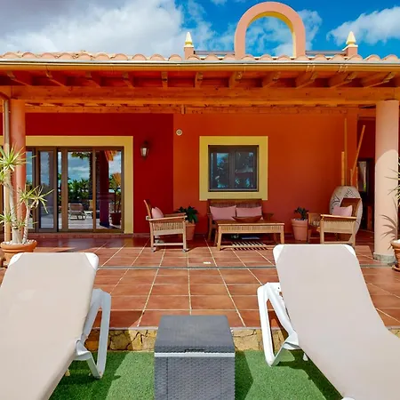 Cora - Traumvilla Mit Privatem Tennisplatz & Beheiztem Pool Triquivijate